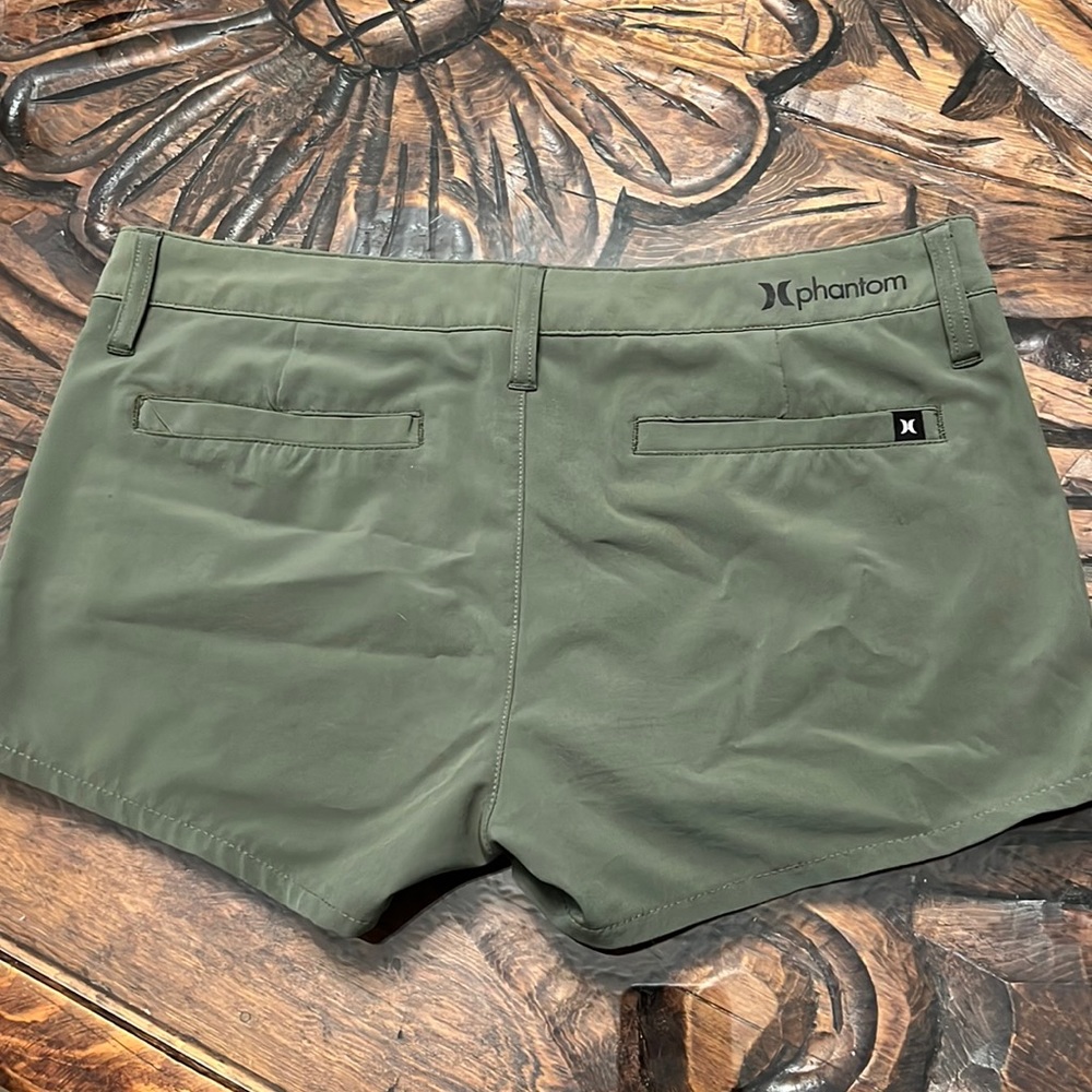 Hurley phantom board shorts fishing stretch green size 5 womens. Athletic